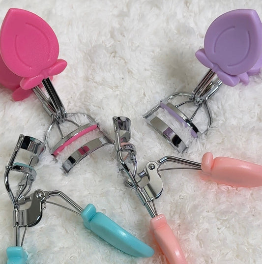Matte Leaf Shaped Eyelash Curler